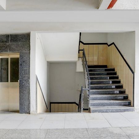 Super Townhouse Ambaji Formerly Hotel Kardhar Inn Buitenkant foto