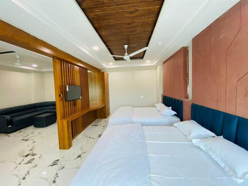 Super Townhouse Ambaji Formerly Hotel Kardhar Inn Buitenkant foto