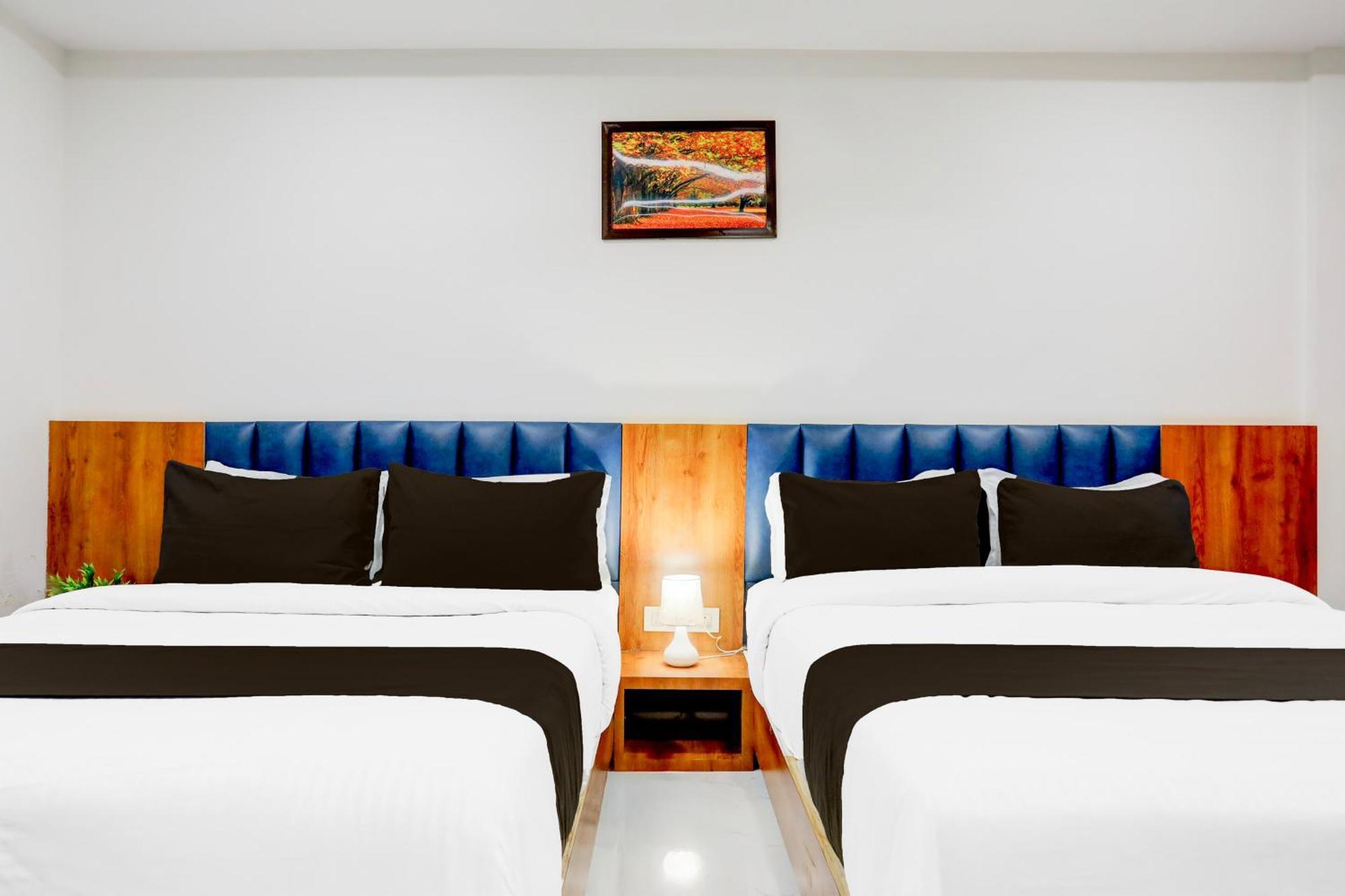Super Townhouse Ambaji Formerly Hotel Kardhar Inn Buitenkant foto