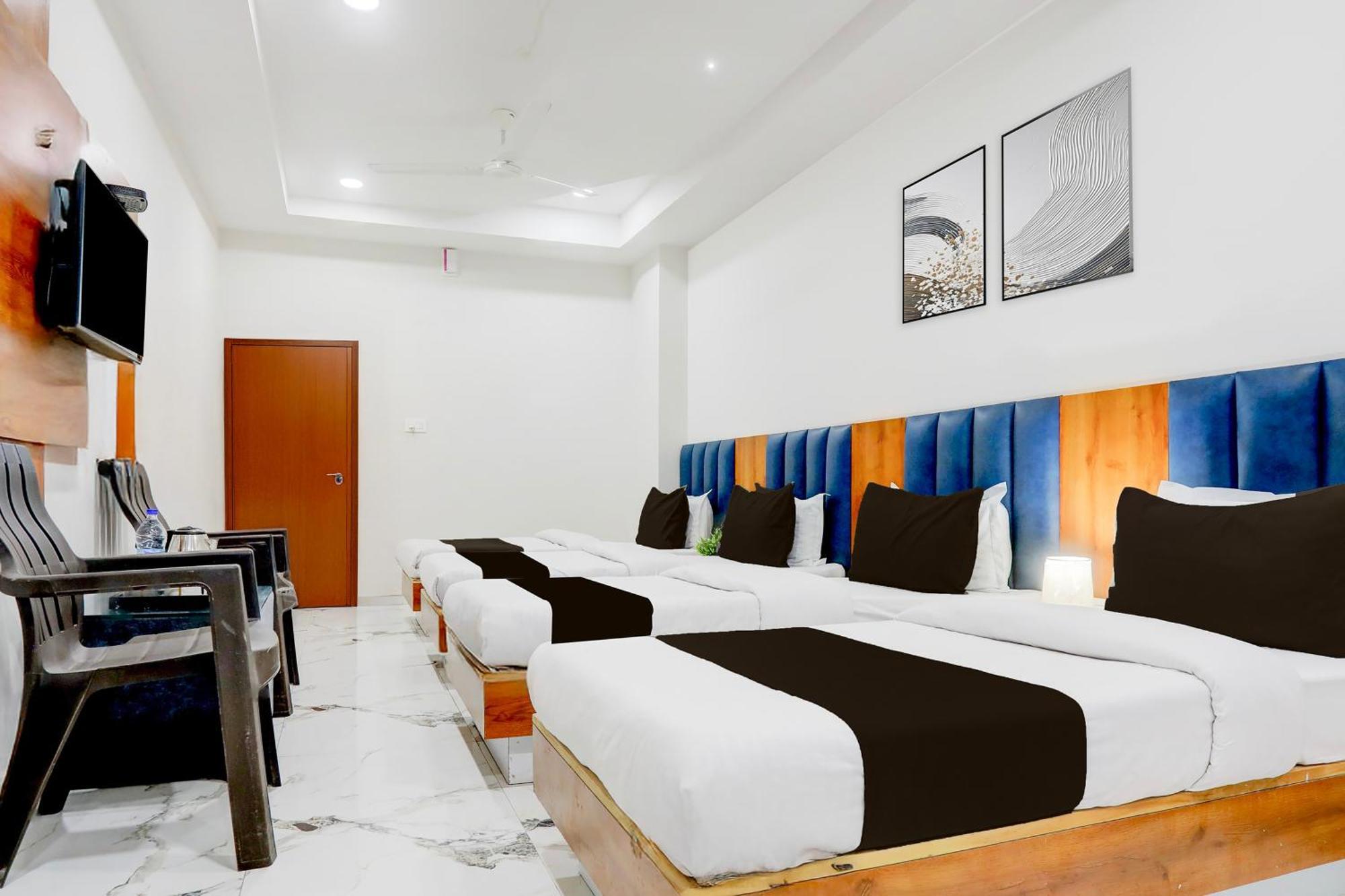 Super Townhouse Ambaji Formerly Hotel Kardhar Inn Buitenkant foto